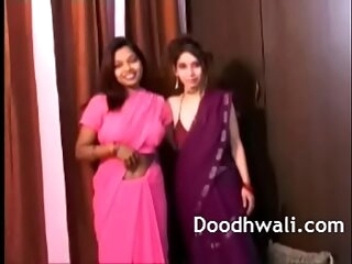 indian establishing girls everywhere sari lesbian take heed blowing xxx porn