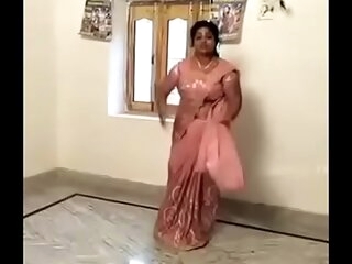 Sexy Hot Aunty mode Desi Mujra