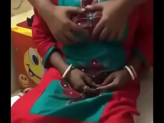 Desi aunt showing her giving gut