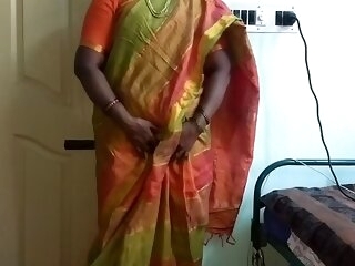indian desi maid be obliged show their way natural boobs to home guv