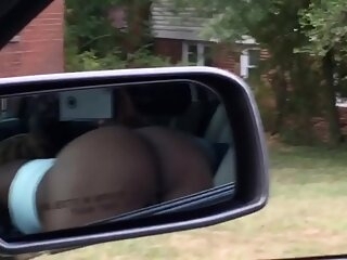 Black thot sucking dick before seat of car